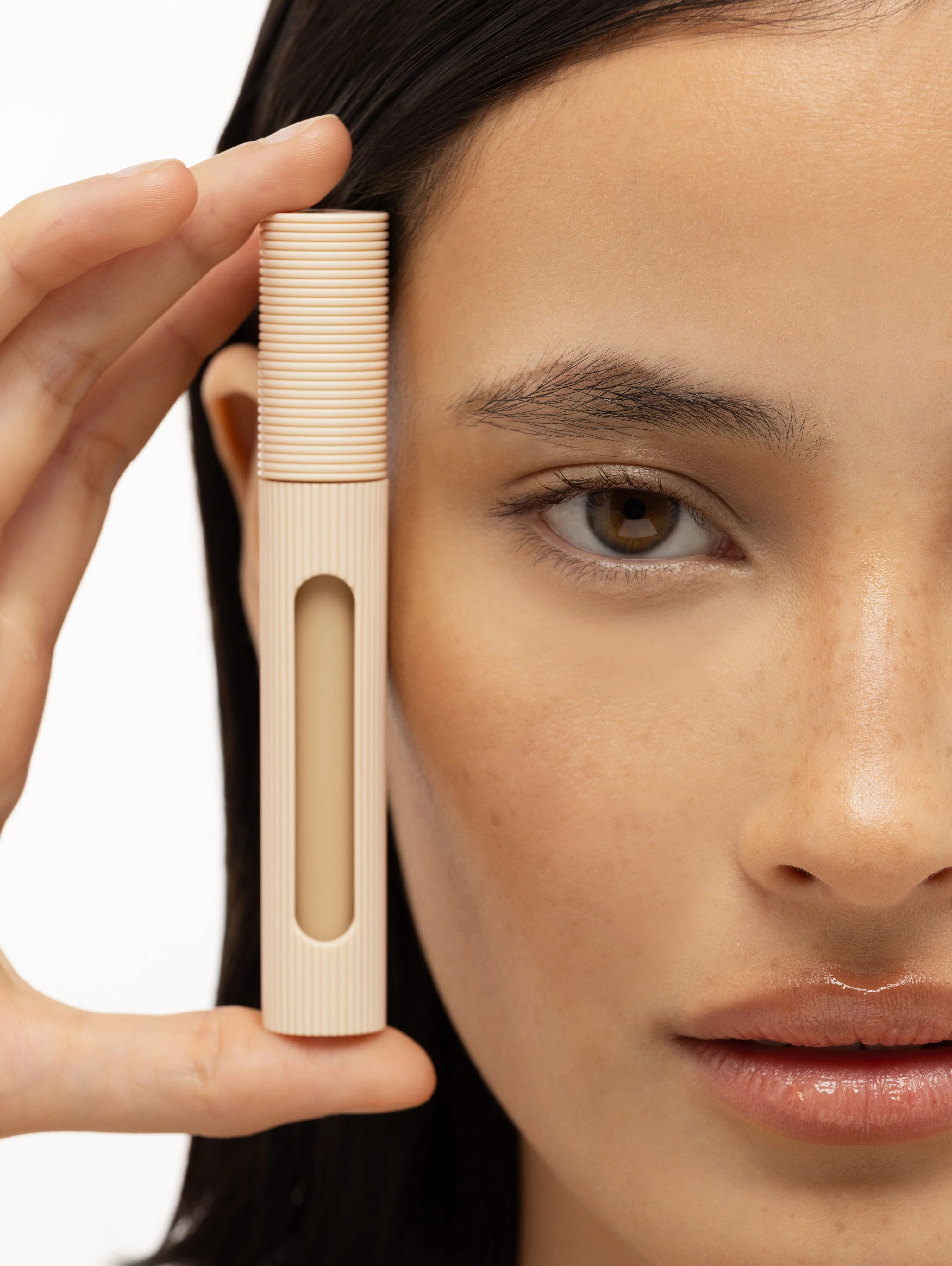 Skin So Good Instant Brightening Concealer - Image 37